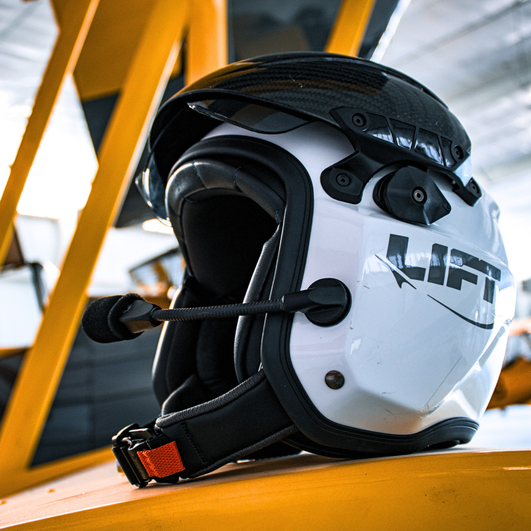 AV-1 KOR With Visor - Gloss White, Customizable