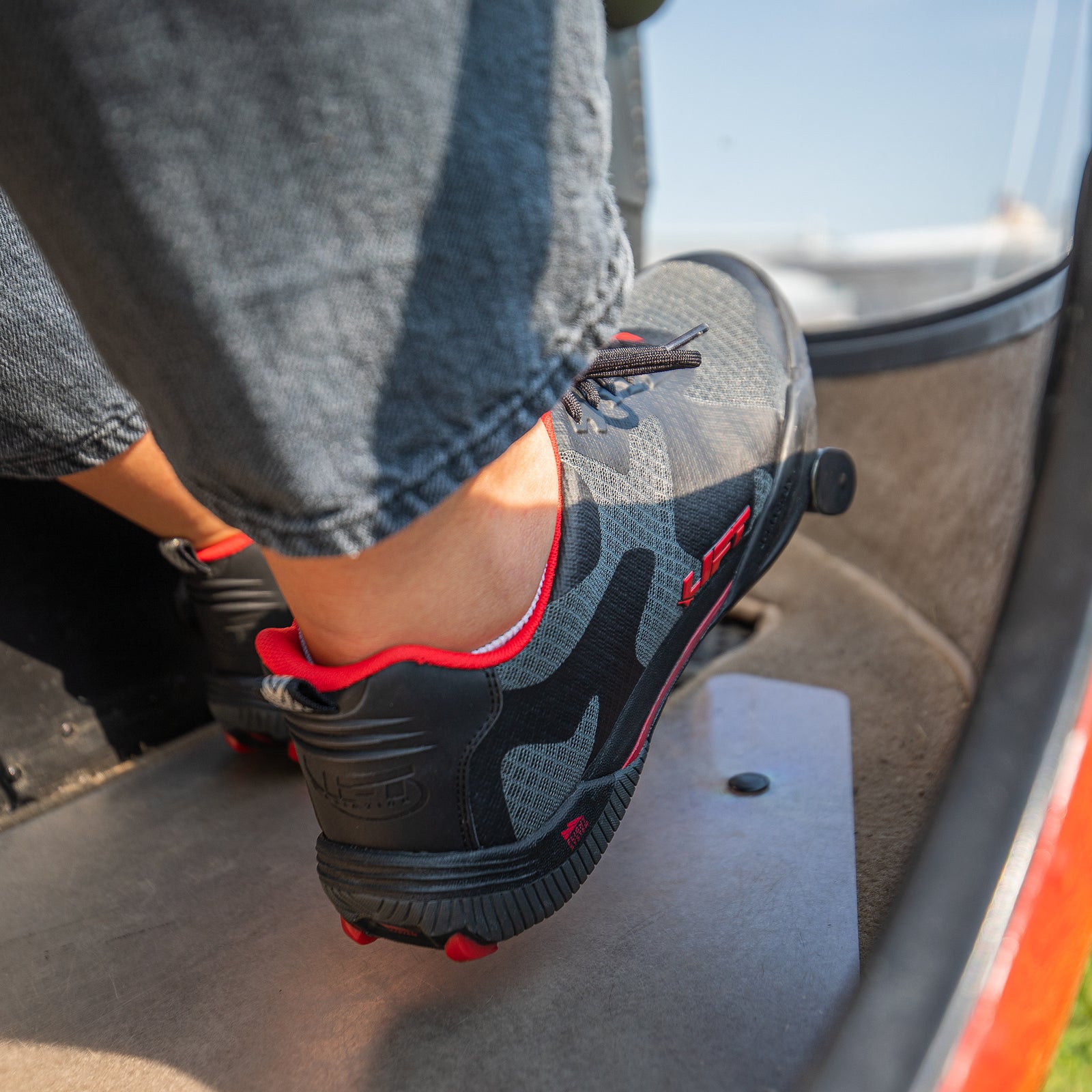 Air Boss - Black Normal Width - LIFT Aviation