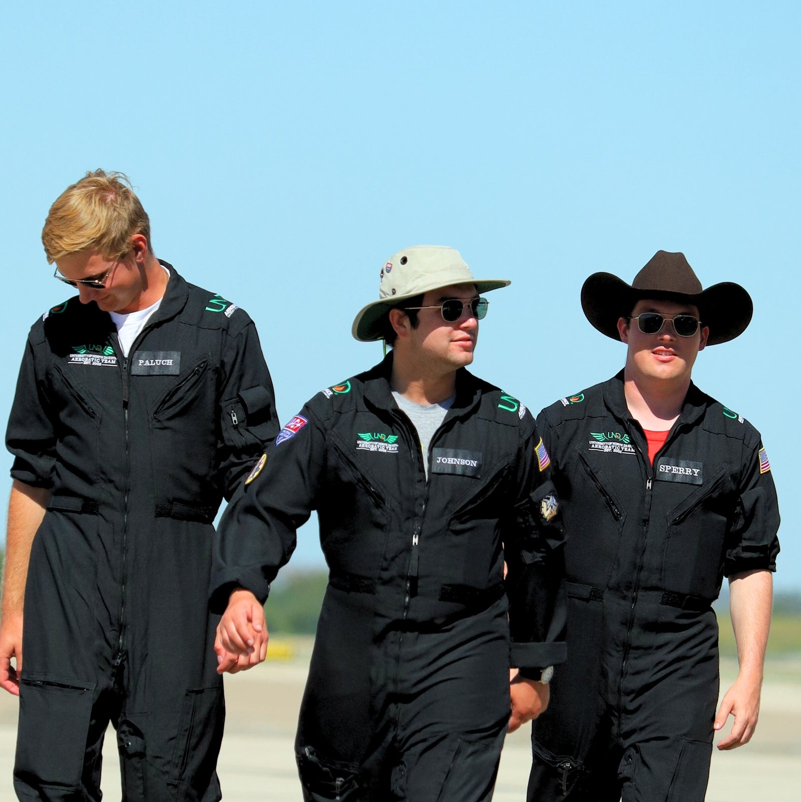 Tanium AVX Aviator Sunglasses - Gold - LIFT Aviation