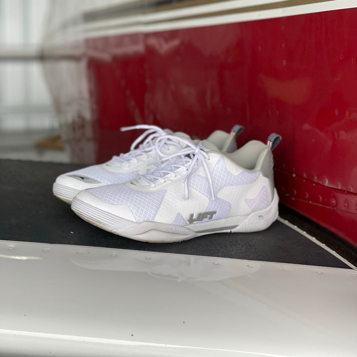 Air Boss - White - LIFT Aviation