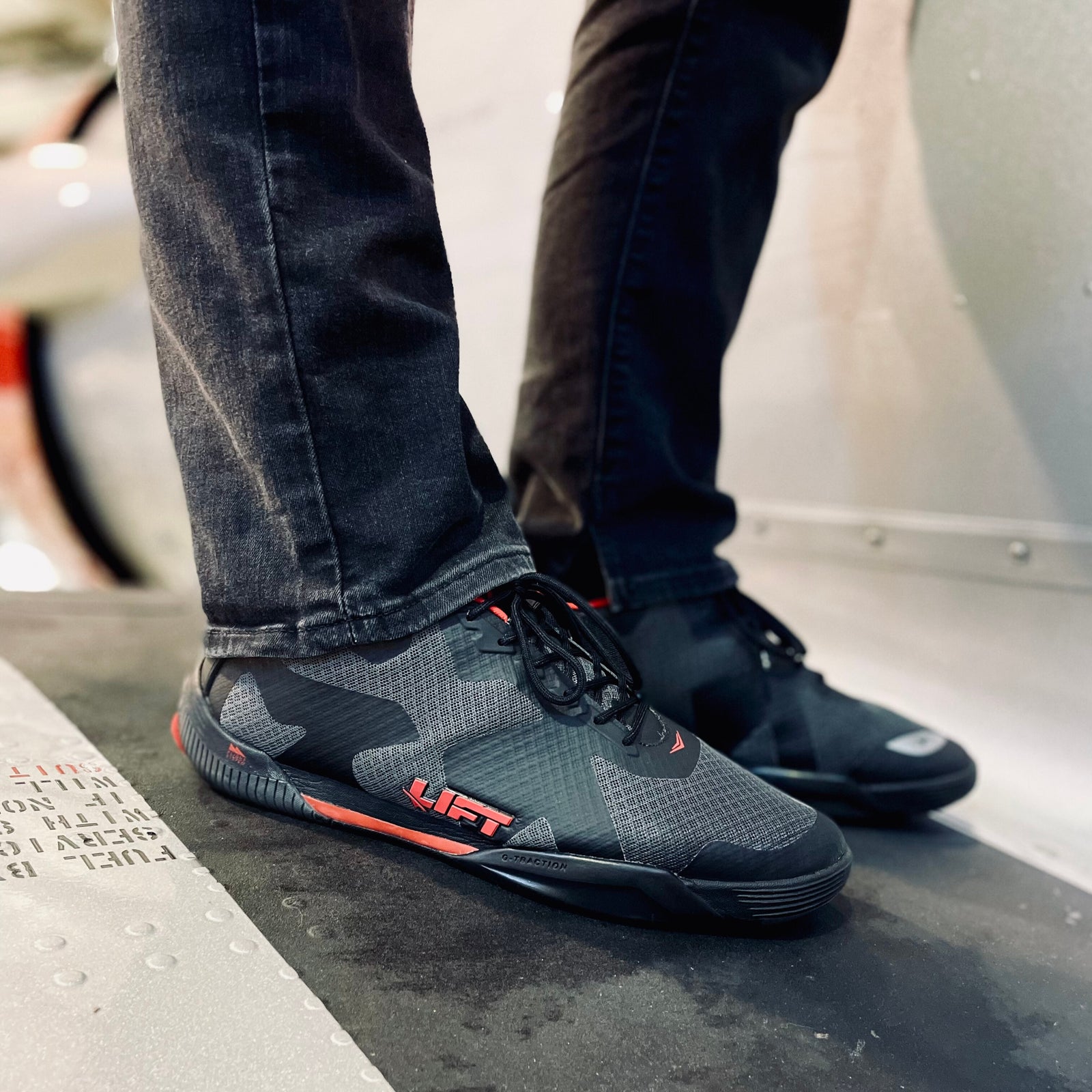 Air Boss - Black Normal Width - LIFT Aviation