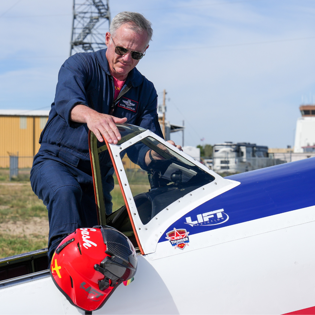 AV-1 KOR With Visor - Red, Customizable